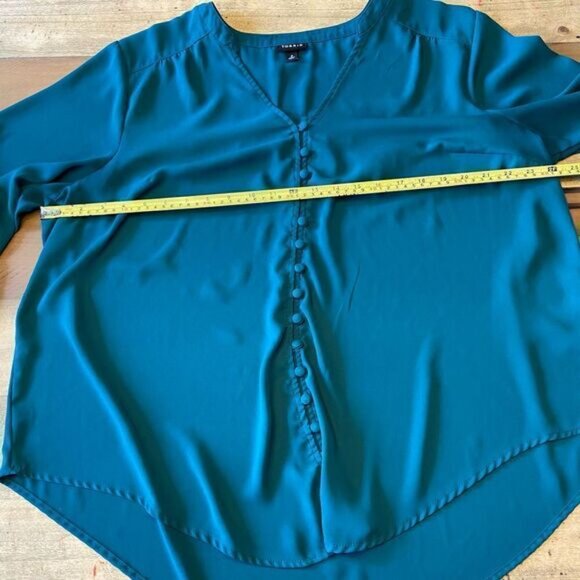 Torrid Blouse with Buttons and Roll Up sleeves - size 2x - Picture 3 of 6